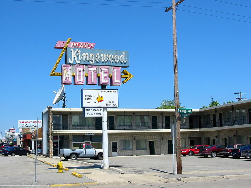 Kingswood Motel - June 2002 Photo (newer photo)